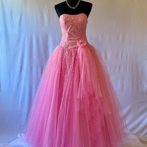 Elegant Pink Strapless Evening Gown